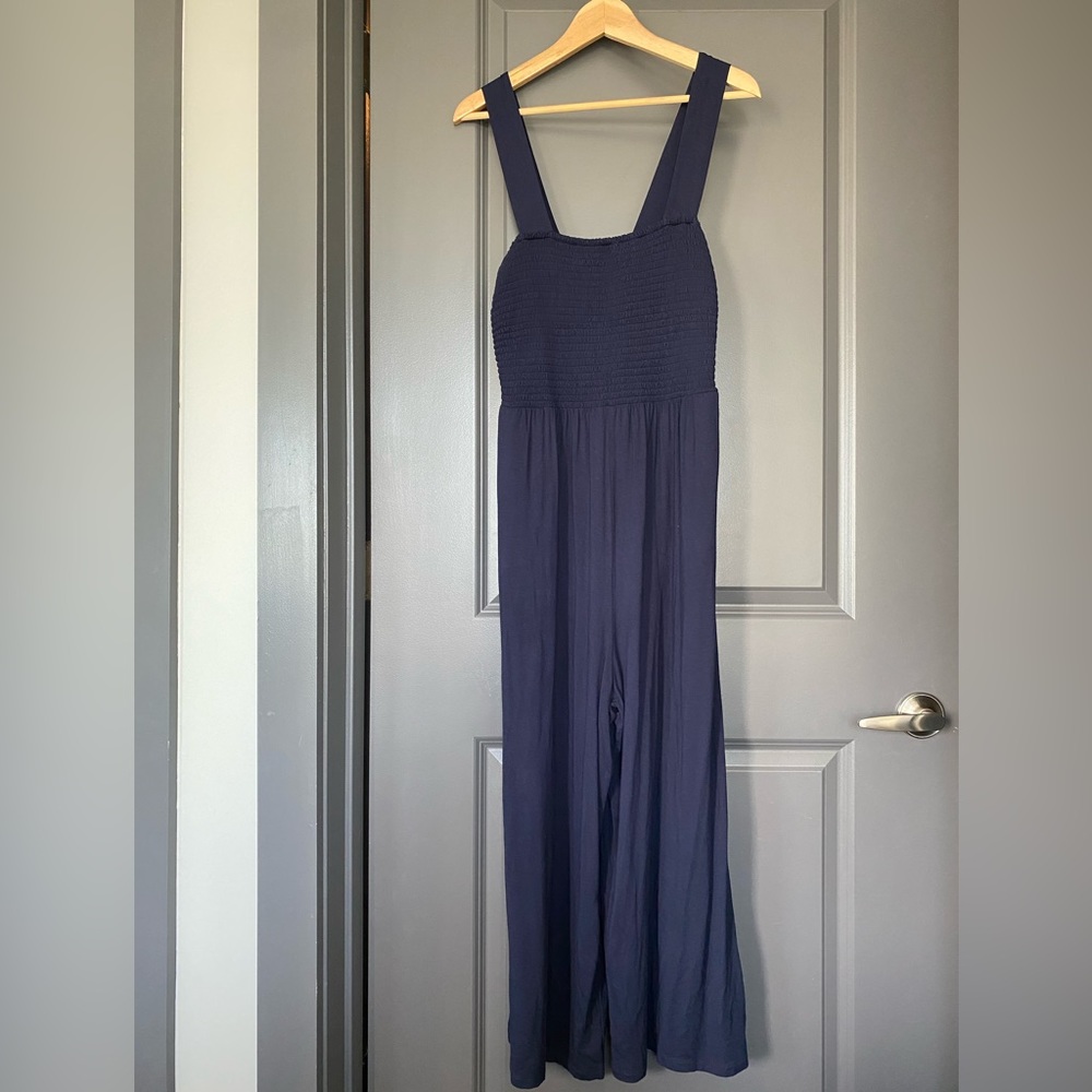 Loft Jersey jumpsuit. Navy. Pockets!